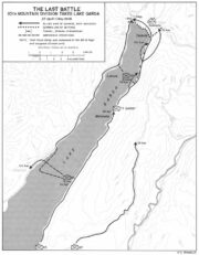 Operace americké 10. horské divize na Lago di Garda 27. dubna až 1. května 1945. Legenda: plné šipky – pozemní postup, čárkované šipky – obojživelné operace, tečkovaná čára – linie německé obrany. US Army.
