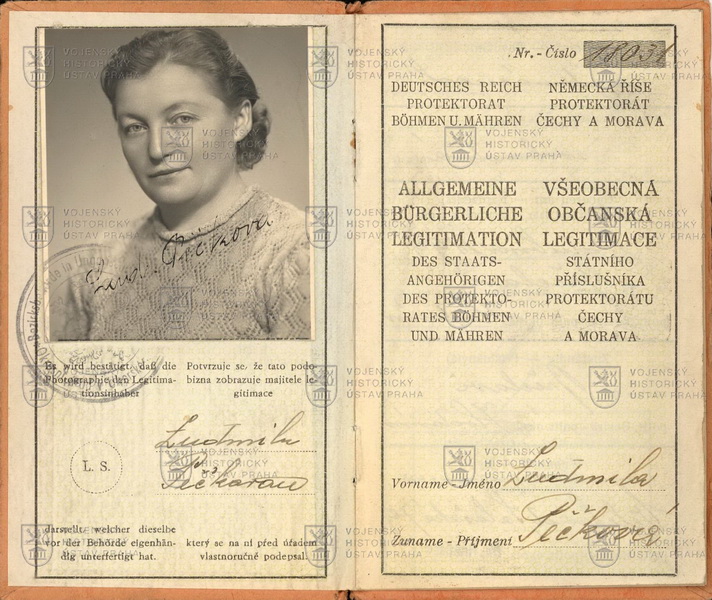 Občanská legitimace Ludmily Pěčkové, 1942