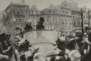 Vítání prezidenta T. G. Masaryka na Staroměstském náměstí v prosinci 1918.