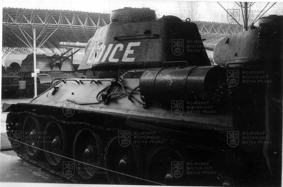 Tank T-34/76 „Lidice“ v Leteckém muzeu ve Kbelích