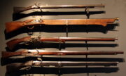 Zbraně z období válek křesťanů s muslimy. Ukázka z nové expozice v Armádním muzeu Žižkov, období od počátků po rok 1740.