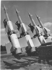 V roce 1973 byl u 71. plrb 3. divize PVOS zaveden protiletadlový raketový systém S-125 NĚVA. V letech 1973 – 1985 bylo vytvořeno osm nových oddílů a vznikla tak dvojitá kruhová obrana Prahy. V roce 1978 obdržely tento systém i svazky 2. divize PVOS.