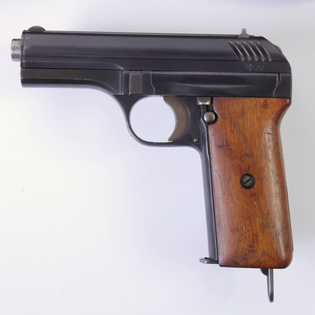 02 Československá pistole vzor 22 ráže 9 mm Browning krátký