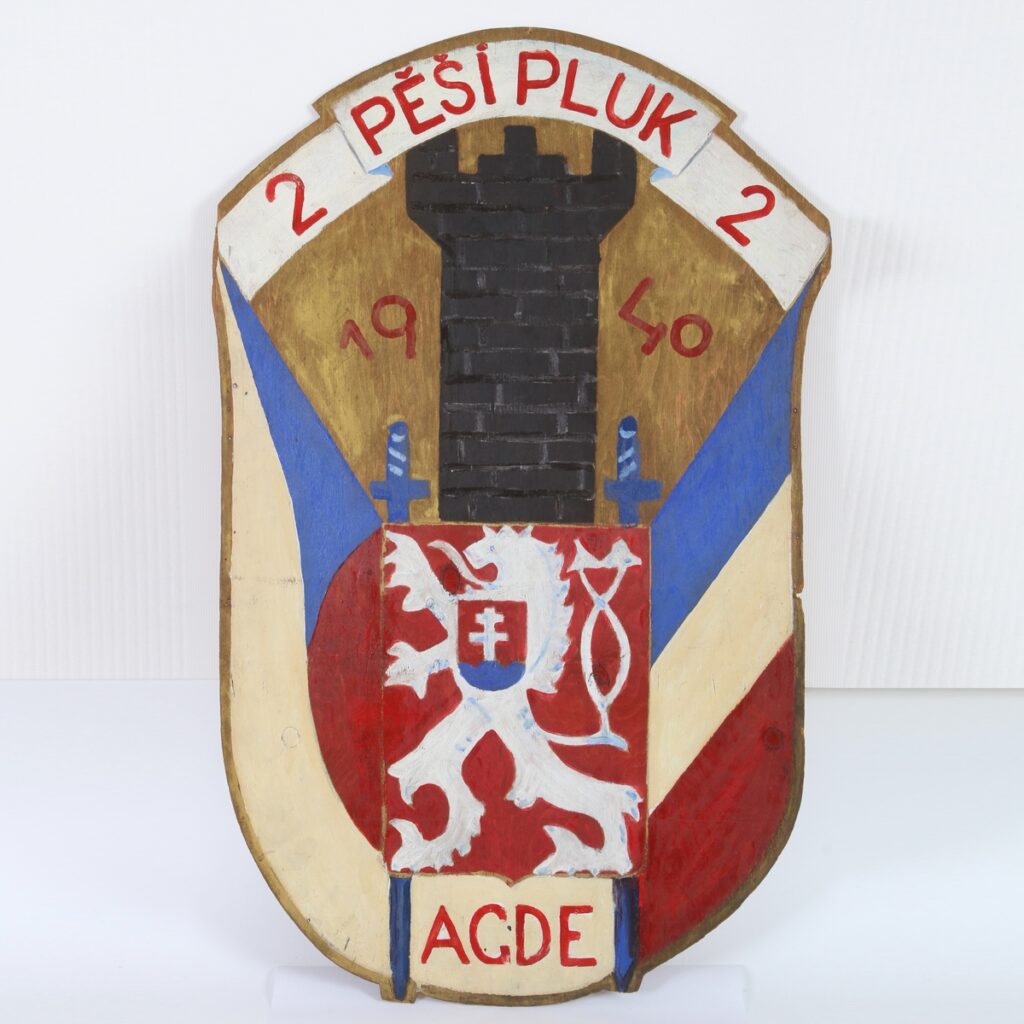 02 Vývěsní štít 2. pěšího pluku čs. vojska ve Francii, Agde, 1940