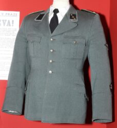 24 Německý stejnokroj kriminálního komisaře gestapa, 40. léta 20. století