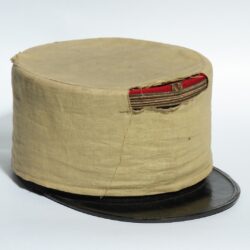 04 Francouzská čepice důstojníka 13. půlbrigády cizinecké legie Otty Wagnera, 1942