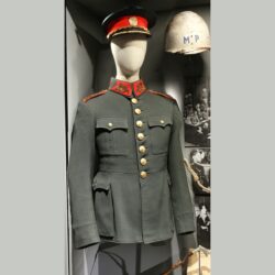 01 Protektorátní stejnokroj generála četnictva Otty Bláhy, popraveného za kolaboraci, 1945