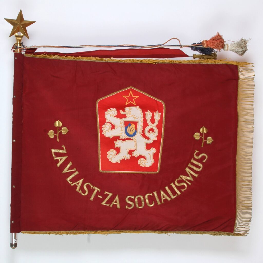 01 Bojová zástava 7. výsadkového pluku, 1962