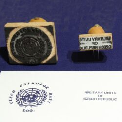 11 Razítka náčelníka logistiky jednotky AČR na misi UNPROFOR, Jugoslávie, 1993–1994