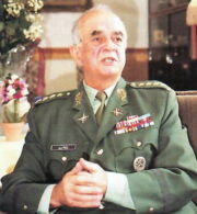 Generál Karel Pezl v roce 2002. 