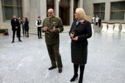 Ministryně obrany Jana Černochová a ředitel VHÚ brigádní generál Aleš Knížek
