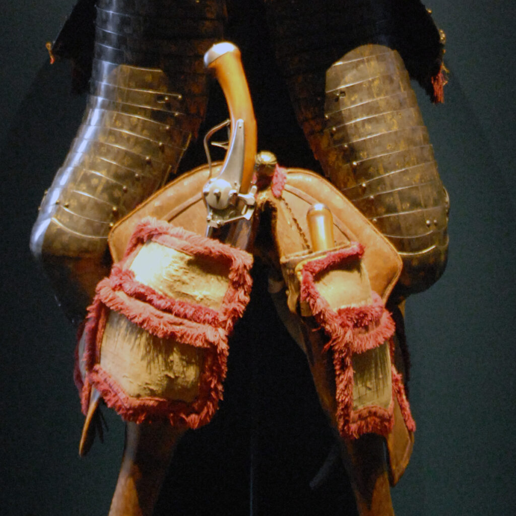 02 Jezdecké sedlo s holstrami, 2. polovina 17. století