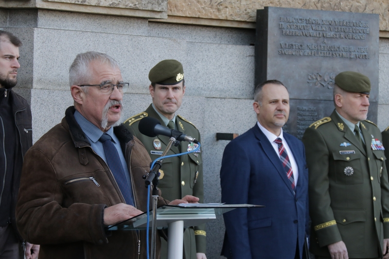 Výstava před Generálním štábem mapuje 30 let Armády České republiky