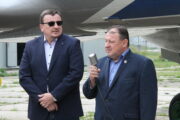 ředitel Vojenského technického ústavu Petr Novotný a vedoucí Leteckého muzea Kbely Miroslav Khol