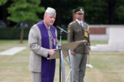Během ceremoniálu promluvil hlavní kaplan Duchovní služby Armády ČR Jaroslav Knichal. Foto Jan Schejbal.