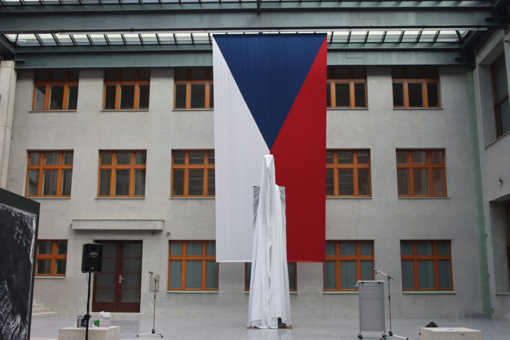 OTEVŘENÍ VÝSTAVY V ARMÁDNÍM MUZEU ŽIŽKOV Jiří Sozanský INVAZE 1968