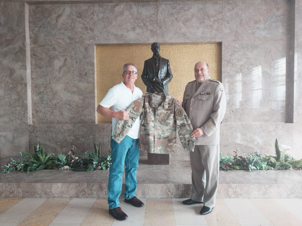 Armádní muzeum na Žižkově navštívili současný i bývalý velitel Nebraské národní gardy