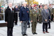 Vyznamenaní z VHÚ, zleva: Jan Biederman, Petr Konopiský, plk. Martin Mlčoch a Jan Šach