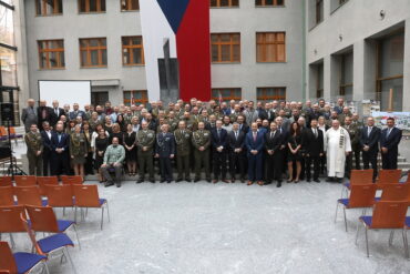 V Armádním muzeu Žižkov se sešli příslušníci 7. polní nemocnice. Dvacet let od nasazení v Basře