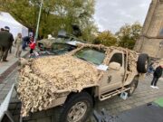Toyota Hilux ze sbírek VHÚ na náměstí Míru - 10. 11. 2023, foto Jiří Reichl, VHÚ