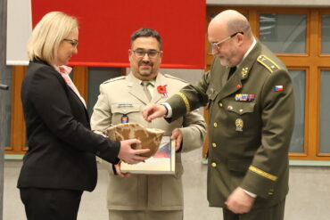 Vyšla kniha mapující zahraniční operace Armády ČR. Obsahuje řadu unikátních fotografií