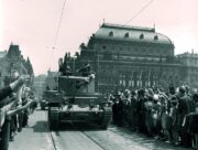 …i britské tanky Cromwell