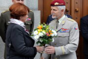 Rok 2014. Petr Pavel s tehdejší starostkou Prahy 6 Marií Kousalíkovou. Foto Andrej Halada.