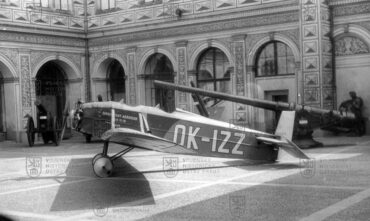 Pohled na letoun Avia BH-11 C vystavený ve Schwarzenberském paláci na Hradčanech