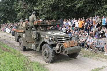 Průzkumný obrněný automobil White Scout Car M3A1