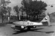 Učební pomůcka v podobě letounu Avia S-92 (1)