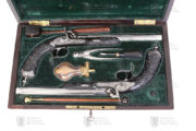 Pár pistolí s perkusním zámkem v kazetě s příslušenstvím, Lepage-Moutier, Paříž, kolem 1855 (1)