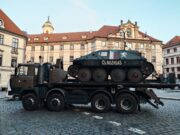Příjezd vozidla Tatra s povstaleckým stíhačem tanků Hetzer. FOTO Aleš Knížek, VHÚ Praha, 30. 4. 2025.