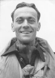 Pilot 312. československé stíhací perutě ve Velké Británii F/O Josef Novotný, z jehož pozůstalosti je mapa na dalších obrázcích.
