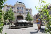 Povstalecký Hetzer před budovou Magistrátu hl. města Prahy na Mariánském náměstí. 30. 4. 2025. FOTO Praha.eu
