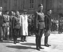 Přehlídka Revolučních gard na Pražském hradě 28. května 1945