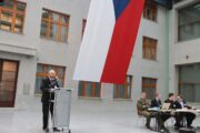 Doc. PhDr. Jan Němeček, DrSc., Historický ústav AV ČR, hovoří na téma Dnešní pohled na rok 1945.  "1945-Nové pohledy". Armádní muzeum Žižkov, Praha, 20, 5, 1945, FOTO Jiří Reichl, VHÚ Praha