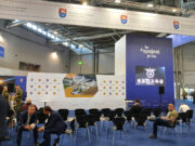 Místo pro tiskové konference a besedy sloužilo také jako fotokoutek. FOTO Milan Syrový, VHÚ Praha