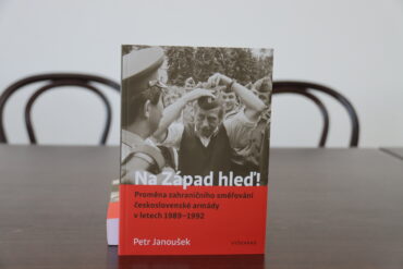 Pozvánka na seminář věnovaný bezpečnostní transformaci po sametové revoluci