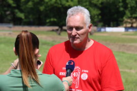 My spali pod autem, dnes mají piloti terapeuta a klimatizovaný karavan