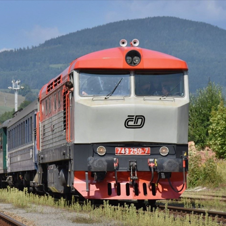 Vypravte se na Tankový den v Lešanech Retrovlakem Českých drah