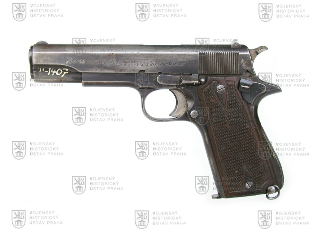 Španělská pistole Star model B