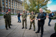 Autor výstavy Zdeněk Munzar, vedoucí Oddělení vojenských knihoven VHÚ Praha. FOTO: Petr Dohnal