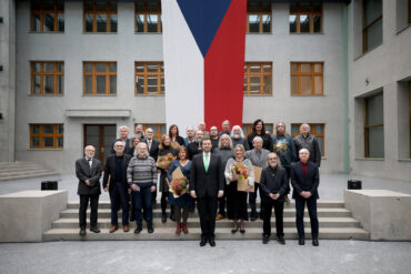 V Armádním muzeu Žižkov převzali hrdinové třetího odboje dekrety a pamětní odznaky za protikomunistický odboj