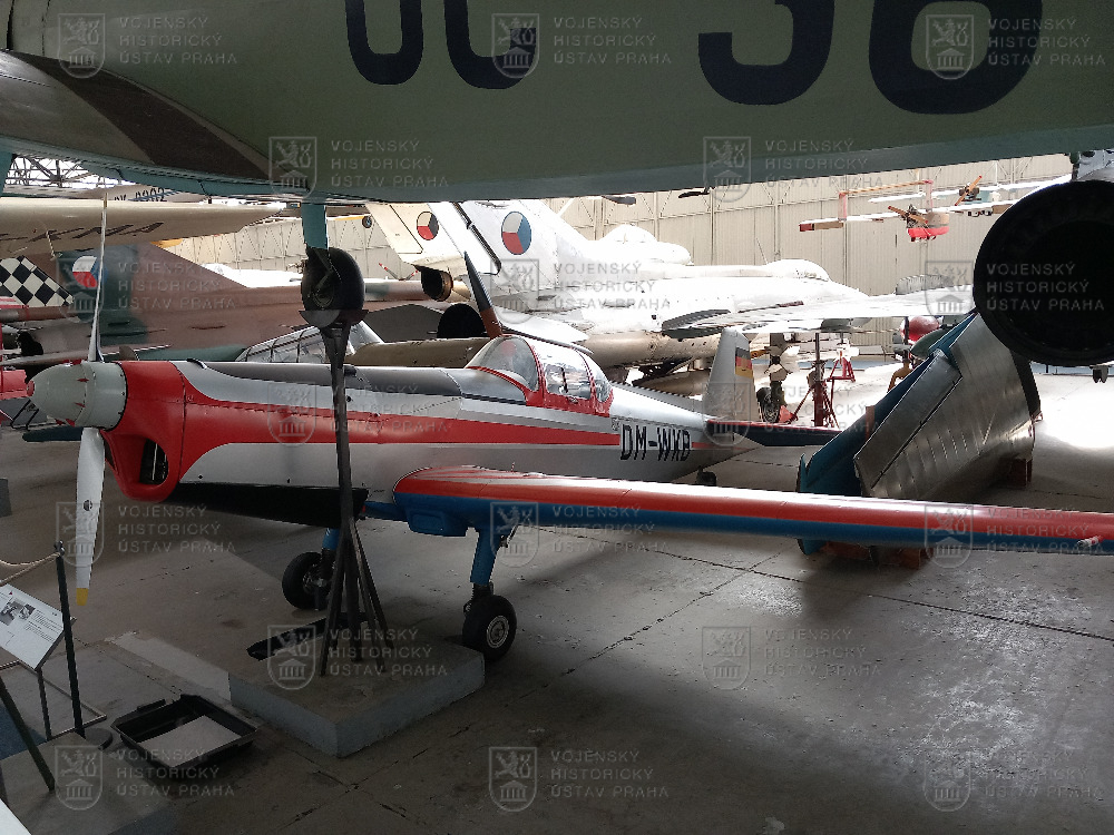 Zlín Z-326 Akrobat Speciál