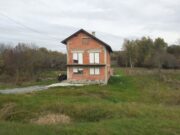 14 Mnoho za války zničených domů bylo po válce obnoveno s pomocí chorvatské vlády, ale významná část jich zůstala prázdných (foto Michal Louč)