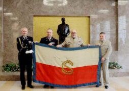 Vojenský historický ústav Praha získal unikátní vlajku z roku 1918