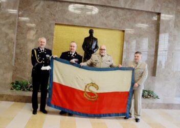 Vojenský historický ústav Praha získal unikátní vlajku z roku 1918
