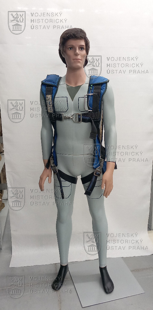 Záchranný padák JU 40