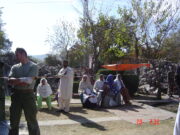 Z každodenní činnosti trauma týmu (improvizovaná „čekárna“). FOTO Sbírka VHÚ Praha